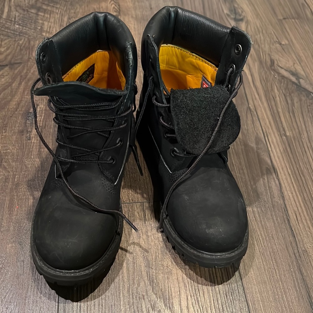 BLACK Timberlands